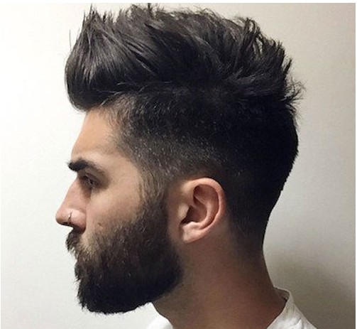 coupe-de-cheveux-homme-avec-barbe