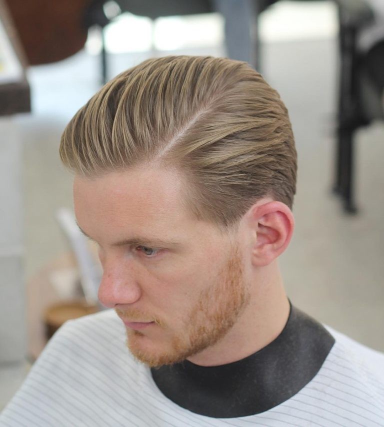 Coupe de cheveux aux ciseaux + raie