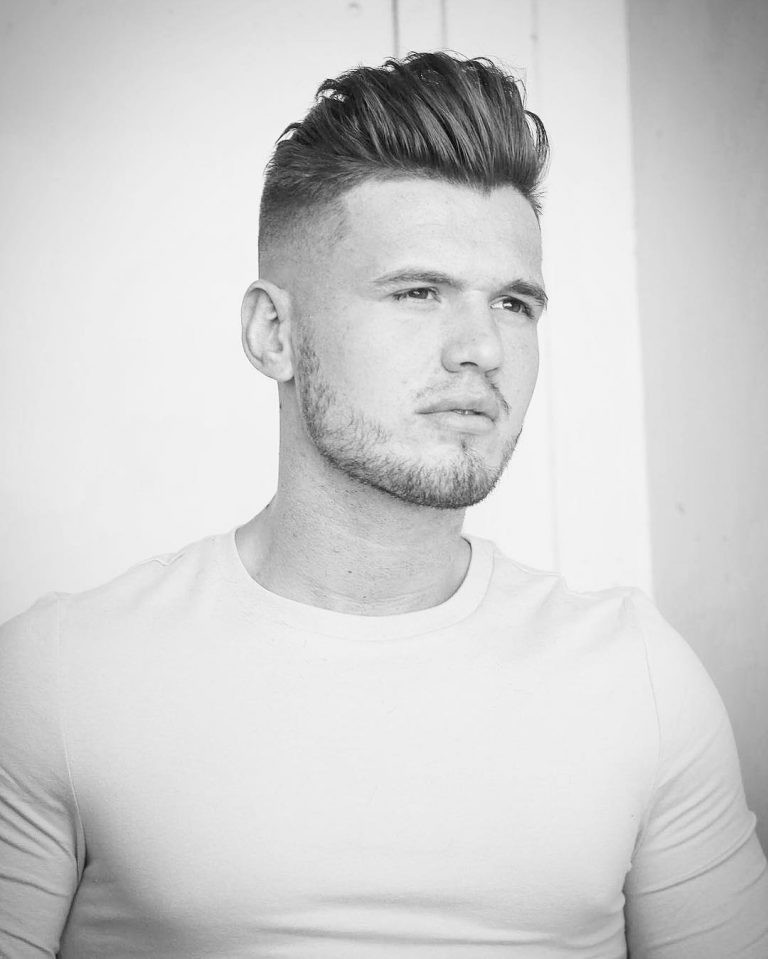 Cheveux mi-longs Slick Back + Dégradé haut