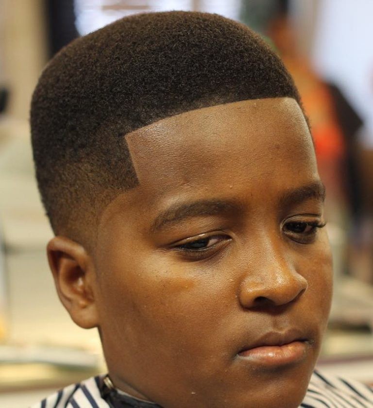 Afro court au contour doux