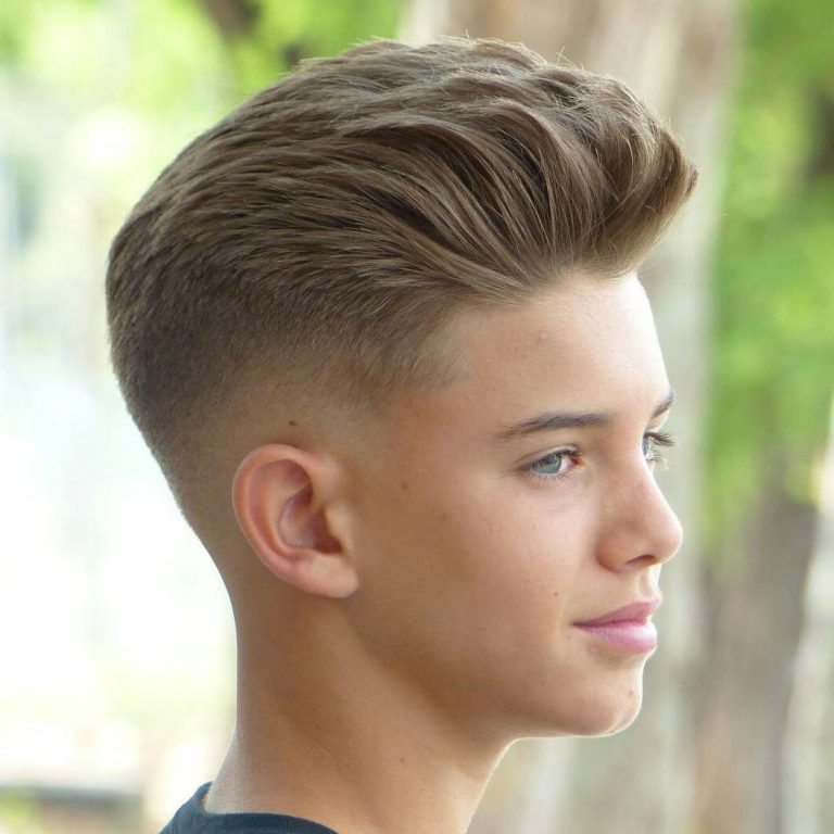 Quiff blond et fondu bas