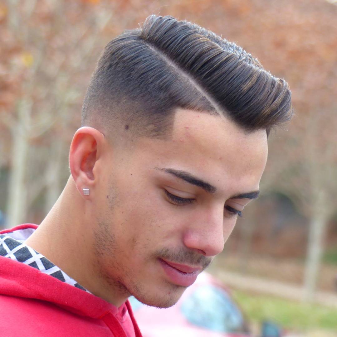 Side Part Comb Over + Dégradé moyen - Coupe de cheveux homme