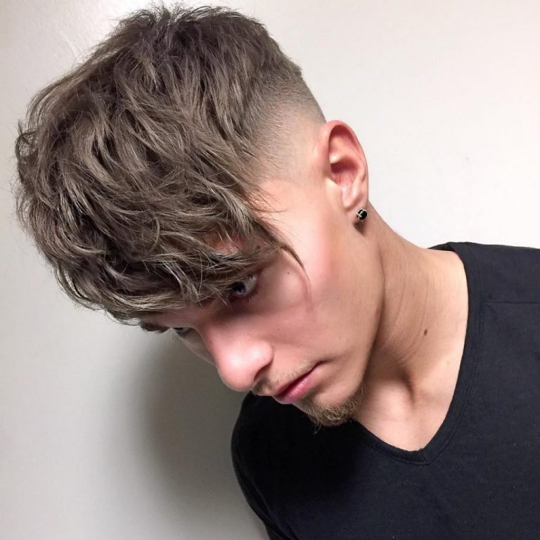 Longue frange désordonnée - Coupe de cheveux homme