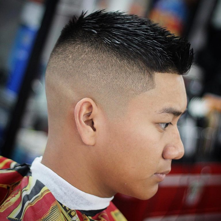 Quiff hérissé + Dégradé à blanc haut