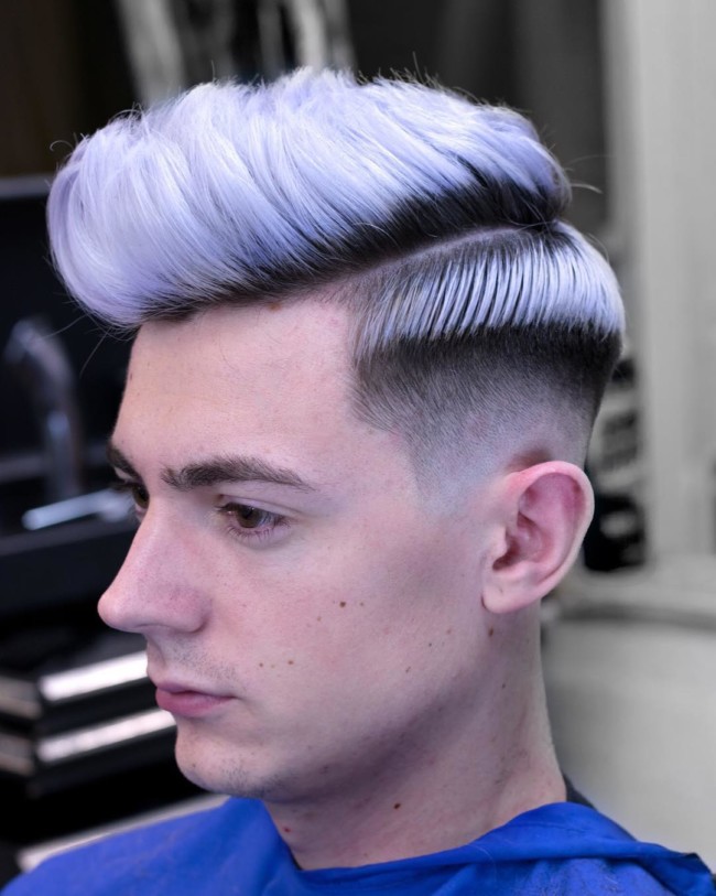 Quiff + Side Part + Teinture + Dégradé moyen - Coupe de cheveux homme