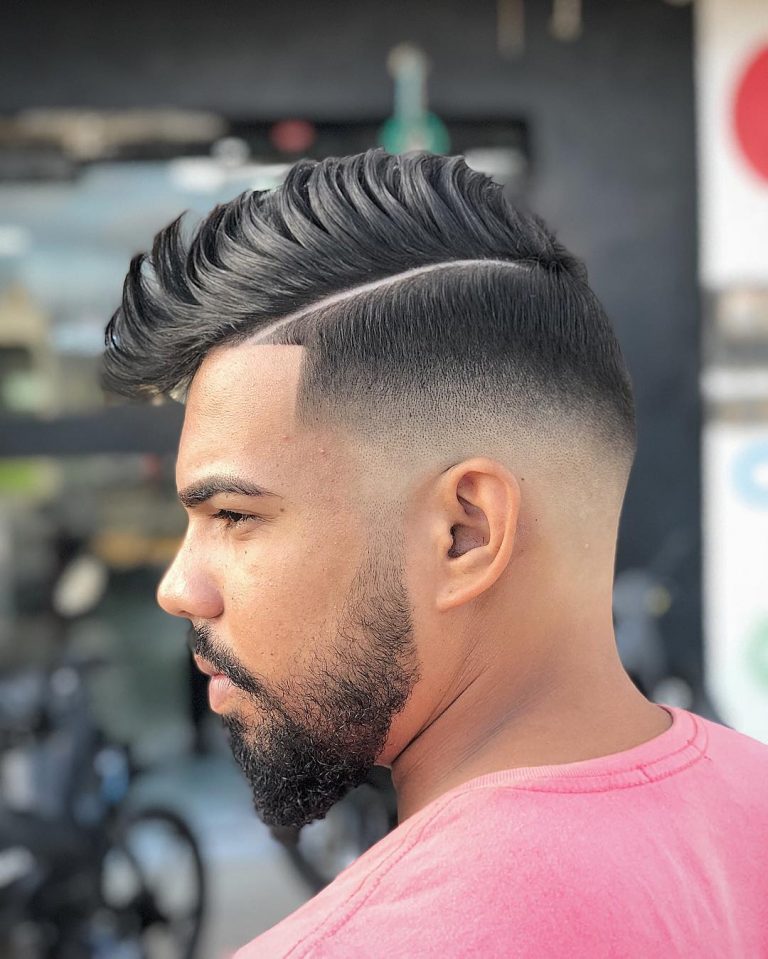 Pompadour Déconnecté + Raie + Dégradé à blanc