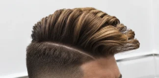 Pompadour rockabilly avec mèches claires