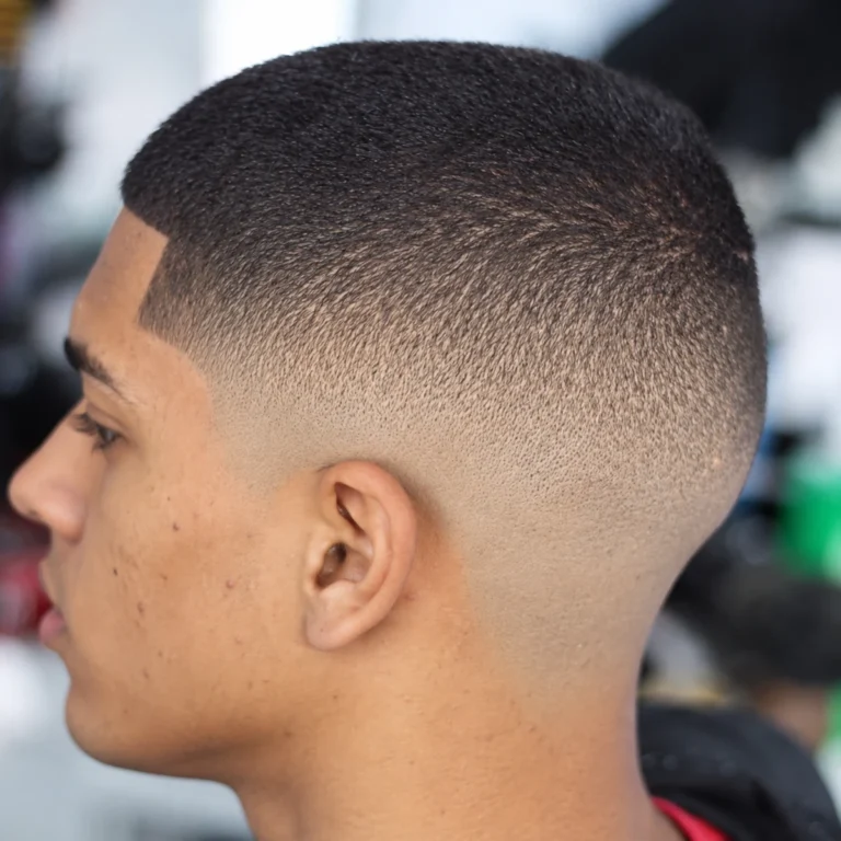 Buzz cut + Dégradé haut à blanc