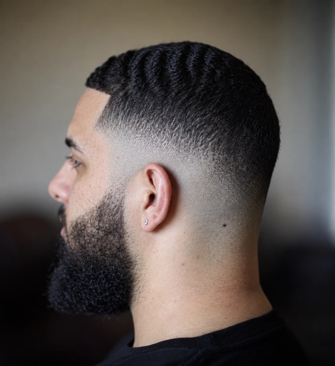 Waves avec dégradé à blanc et barbe pleine